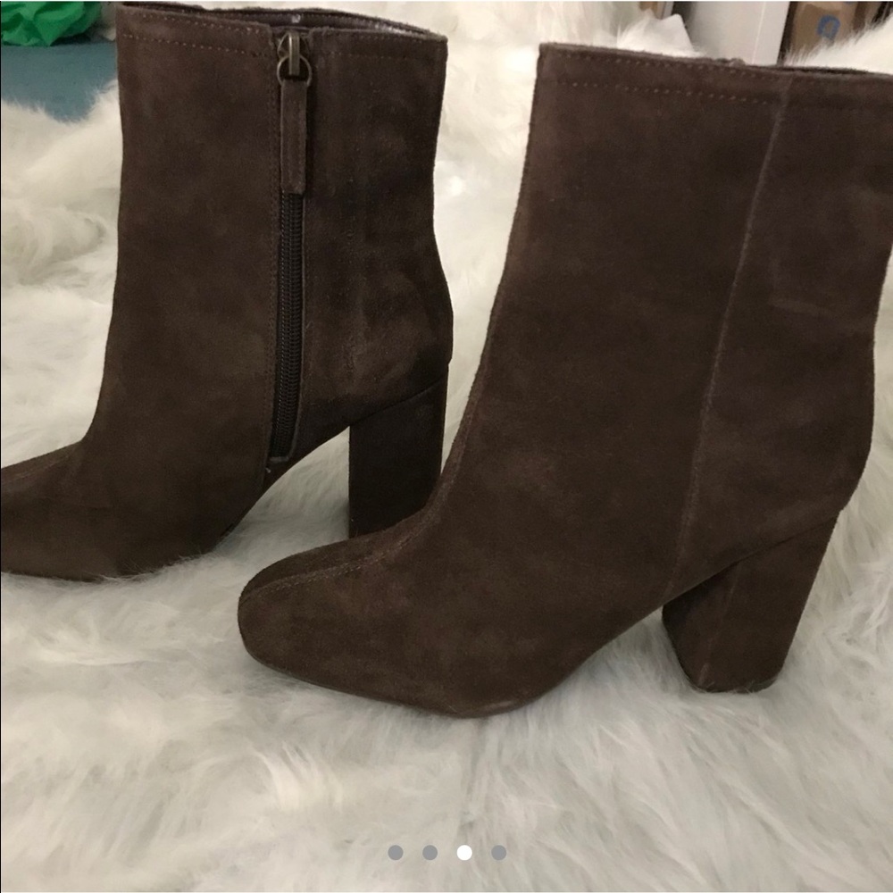 Boots - Picture 4 of 4